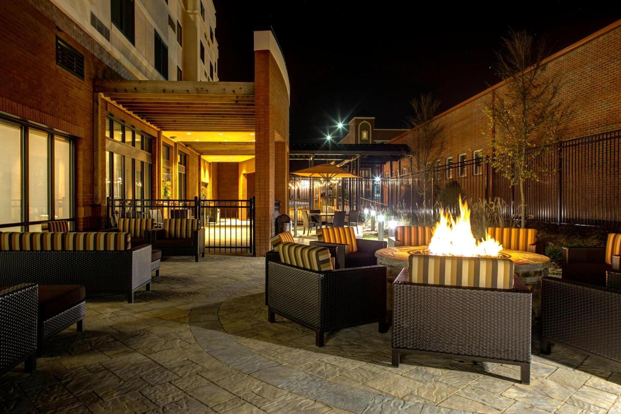 Courtyard By Marriott Carrollton Exterior foto