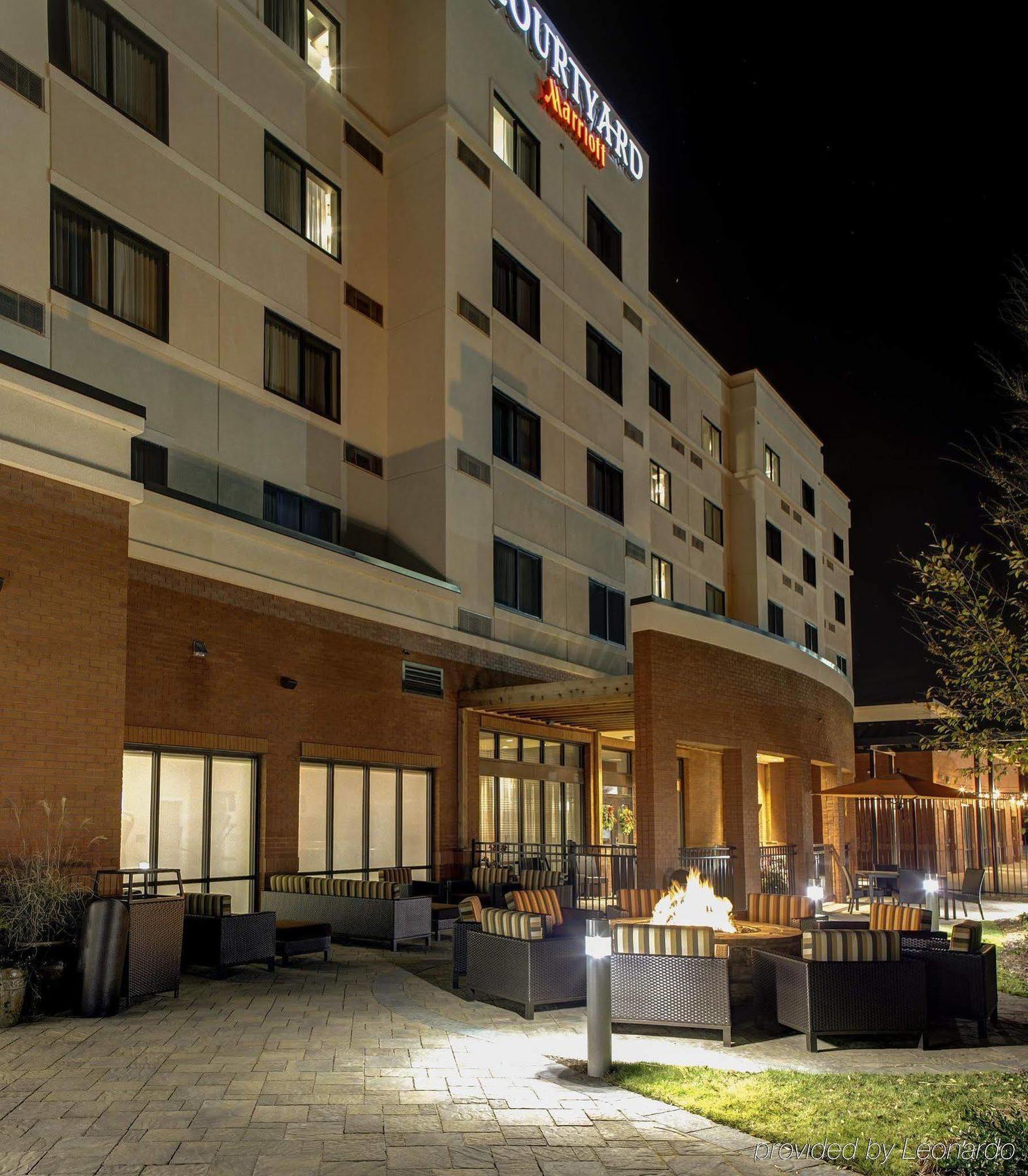 Courtyard By Marriott Carrollton Exterior foto